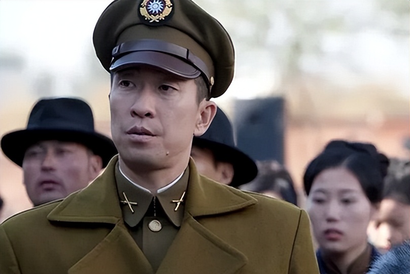 寻求集体认同的救助者，是生与死的过渡性标准，连通众人伦理情感