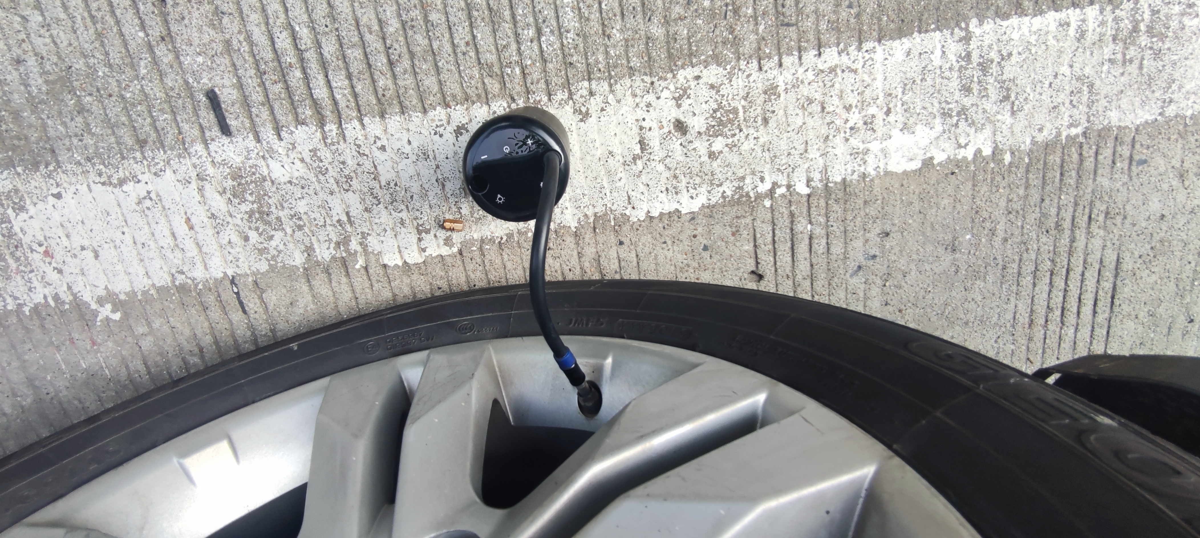 胎压过高对行车有没有影响,胎压低影响行车安全吗