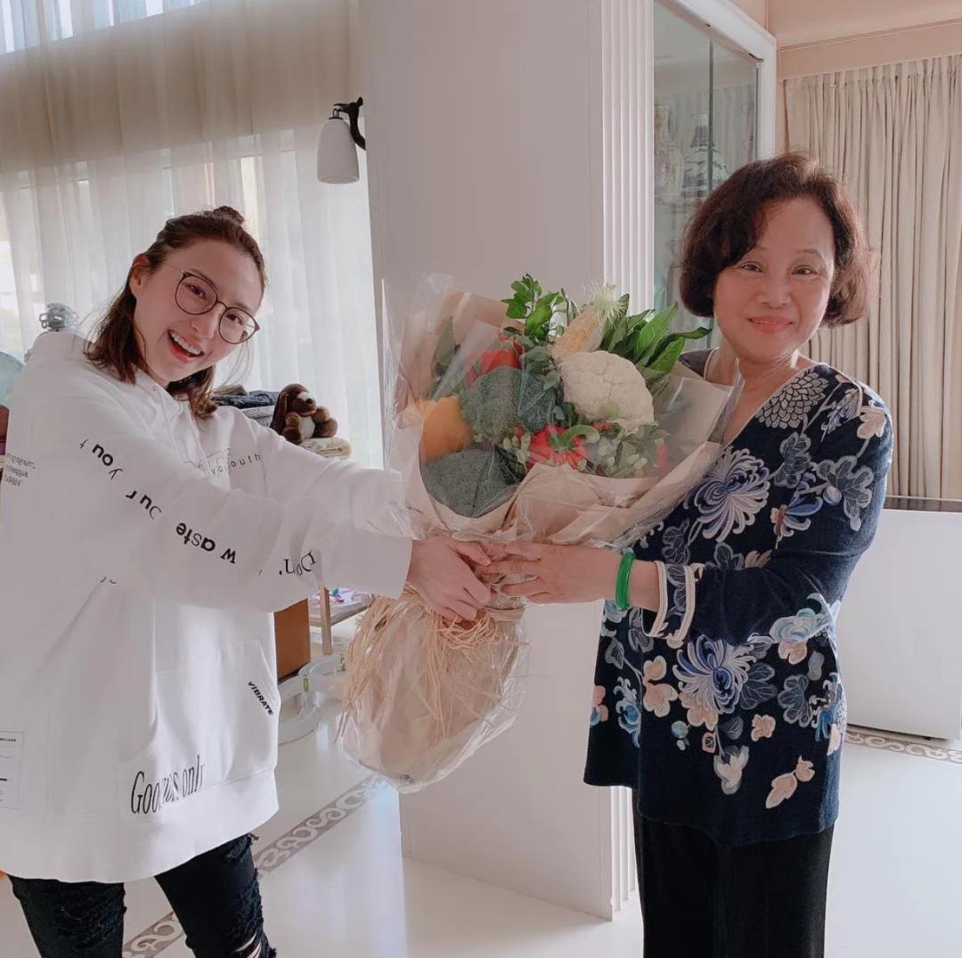 蓝琼缨因为什么去世,赌王二太蓝琼缨传奇的一生