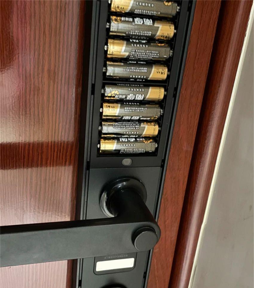 指纹锁是高科技还是智商税,指纹锁靠谱还是机械锁