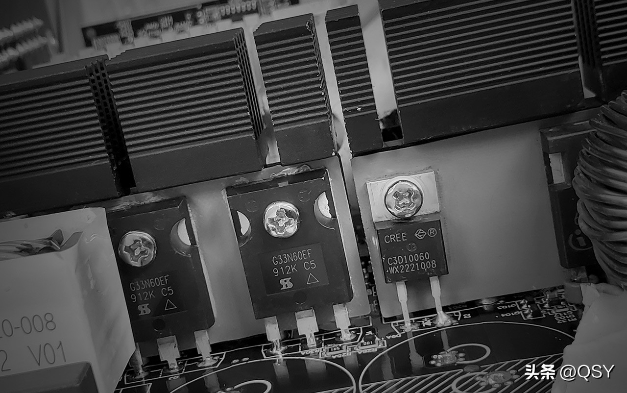 巨龙电源1250w评测,巨龙风暴矿机电源2000w拆解