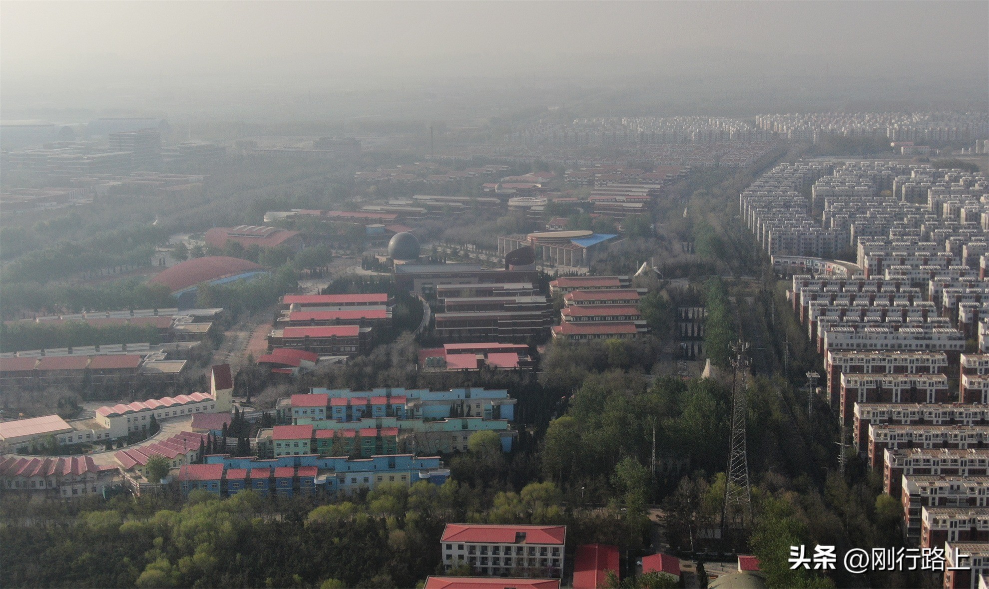 夏日总要去一趟山东龙口月亮湾的海滨沙滩吧