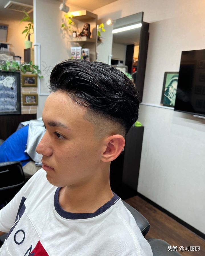 男士短发型2021流行发型国字脸,2022年精选帅气男士发型100款