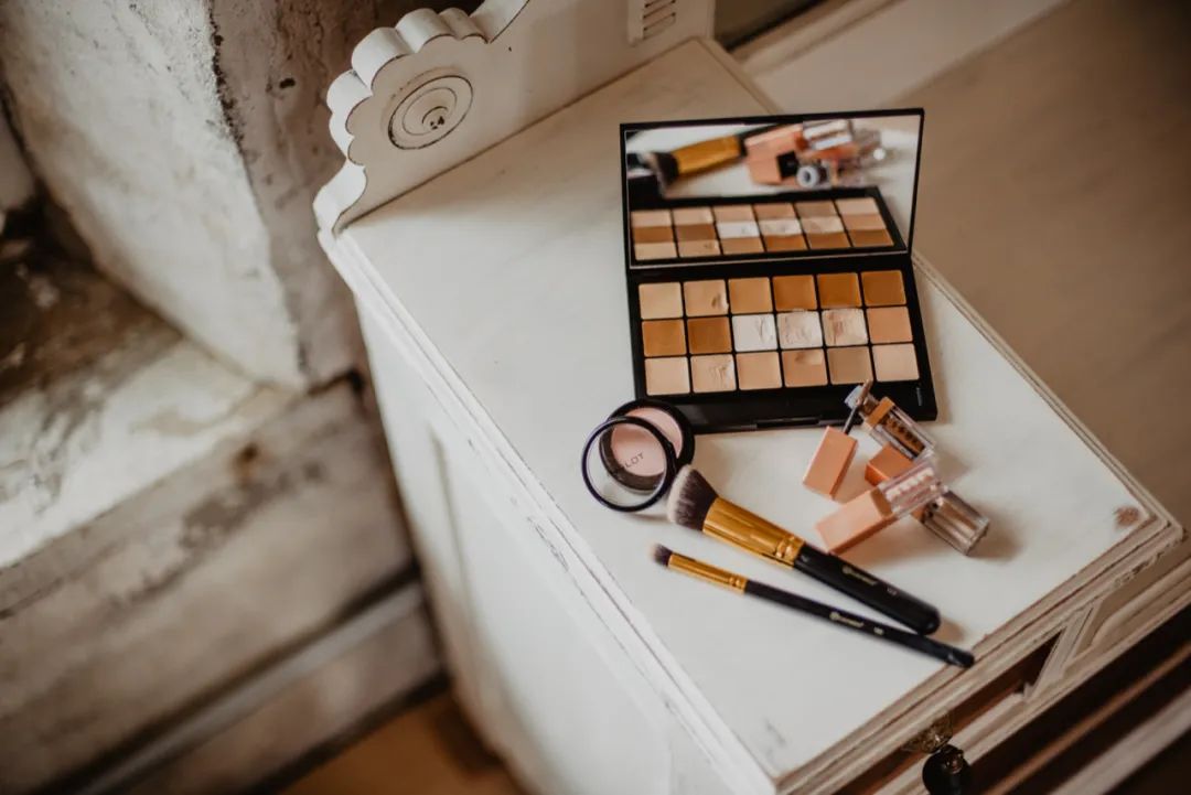 美妆精品店撤柜清仓,撤柜运损大牌美妆