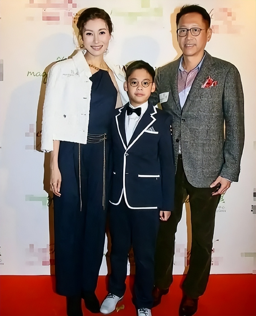 李嘉欣为60岁老公庆生,李嘉欣和许建彤视频