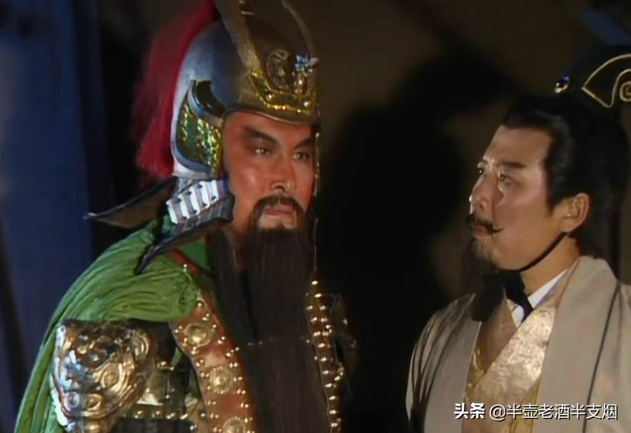 穿龙袍不像太子下一句,穿龙袍不像皇帝