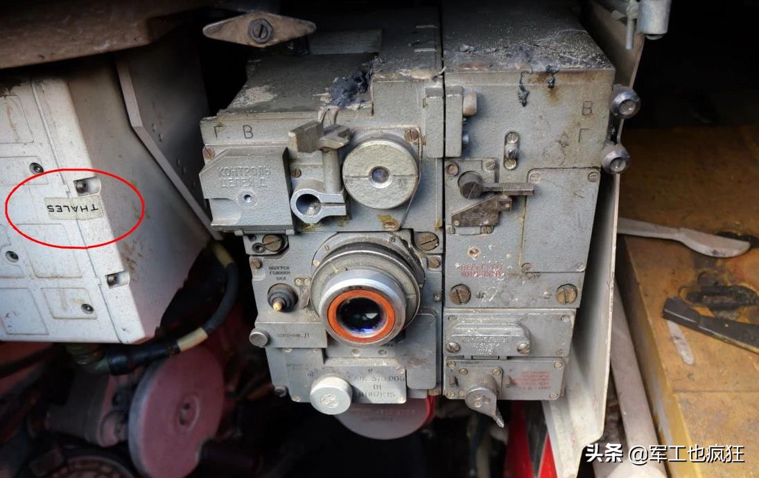 俄罗斯废旧*器武**在捷克展出，法国人意外躺枪遭鄙视