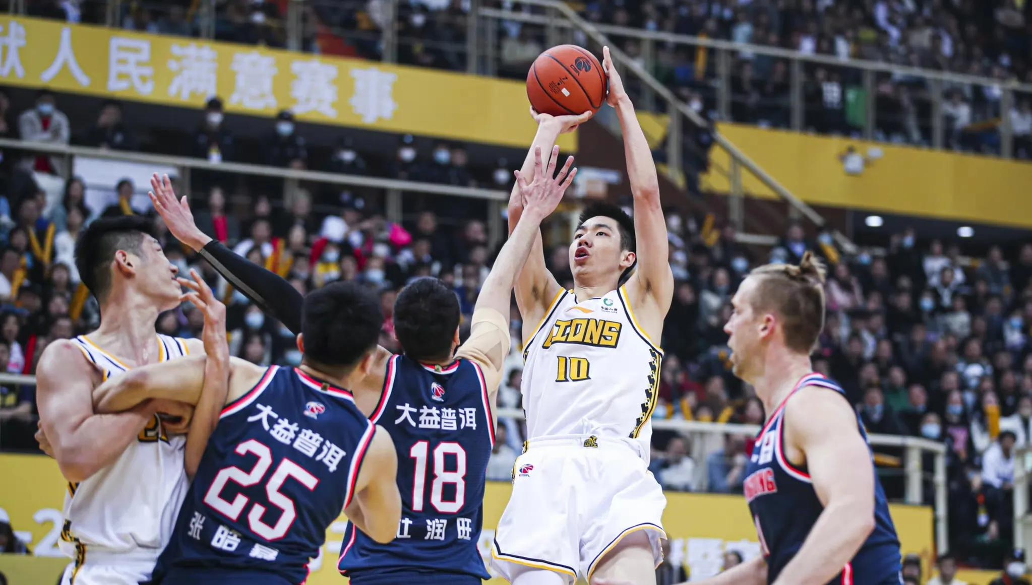 后卫赵睿,赵睿马尚对阵