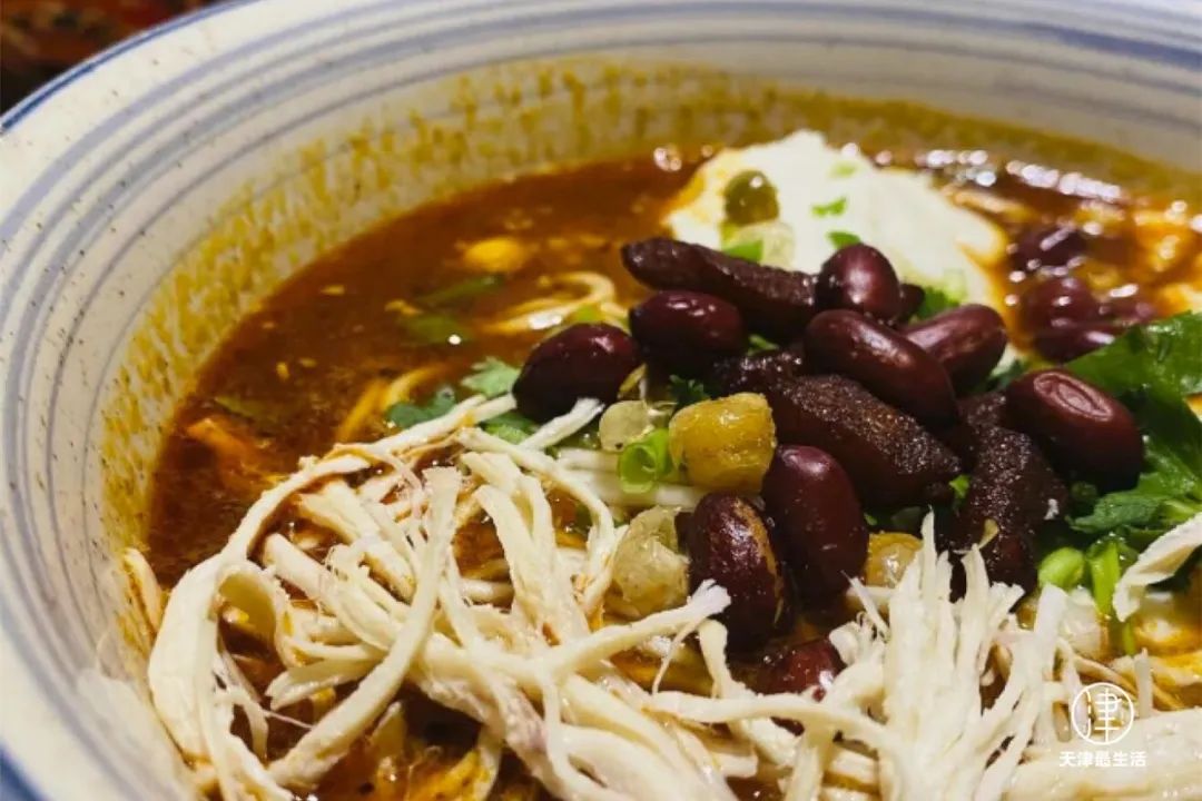 怀揣100元吃遍整条街：几十年屹立不倒，这儿不输西湖道…