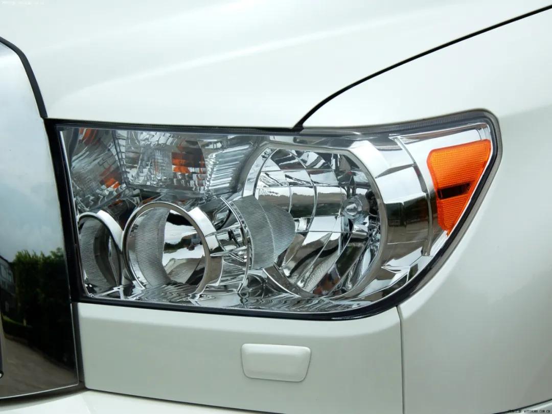 丰田红杉vs兰德酷路泽价格,丰田红杉二手车v6