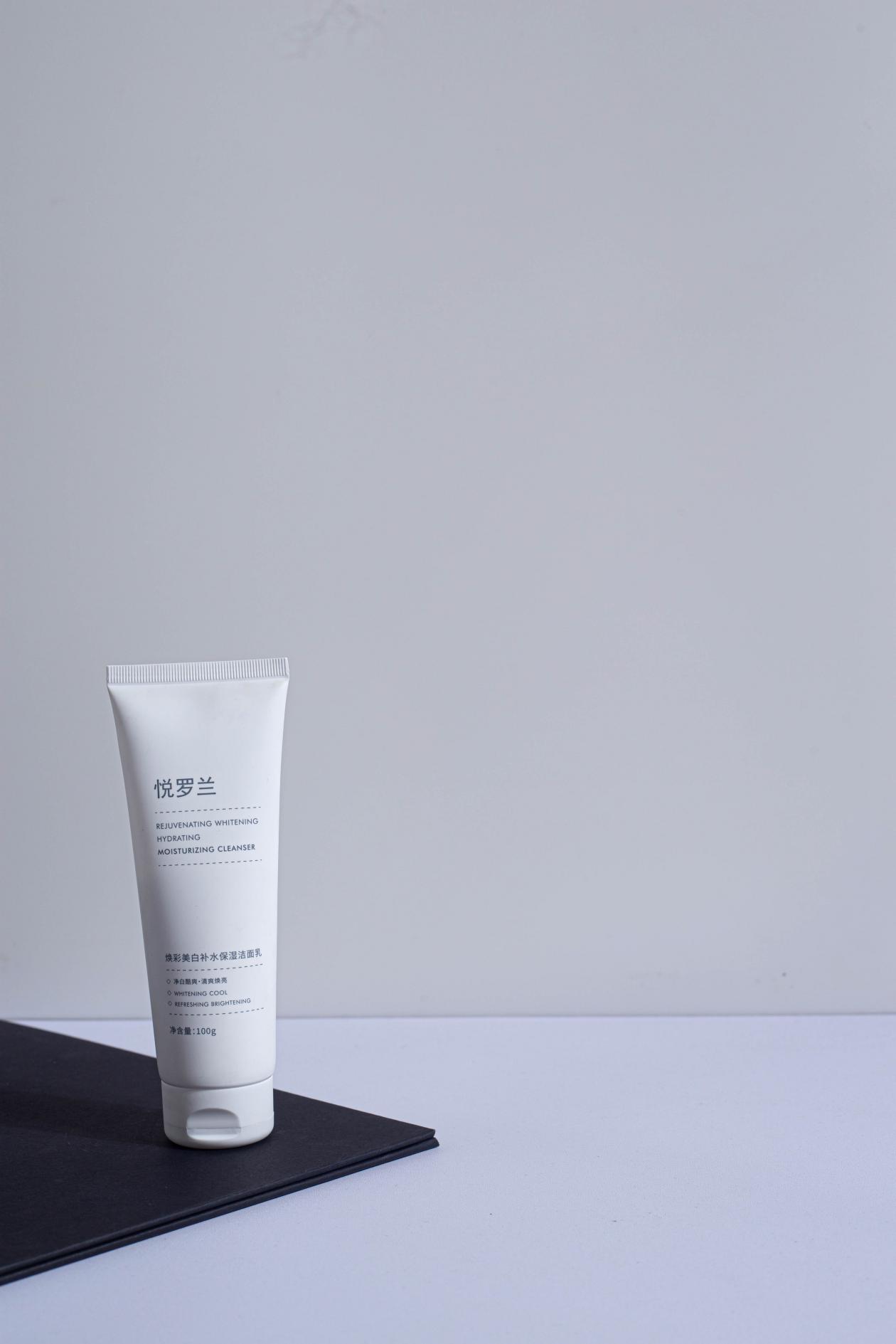 清洁力度强的洗面奶平价,祛痘洗面奶和清洁洗面奶哪个好