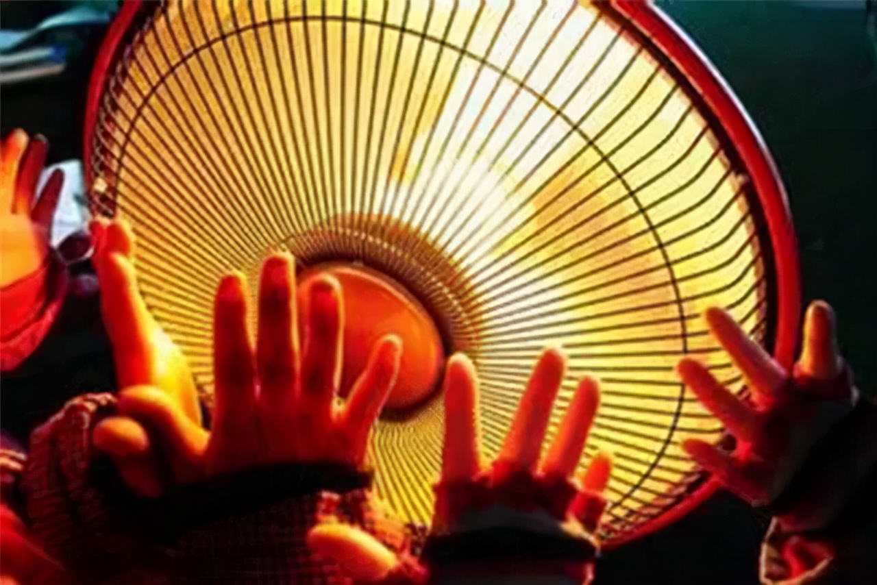 电吹风引发火灾视频,什么电吹风经济又实用