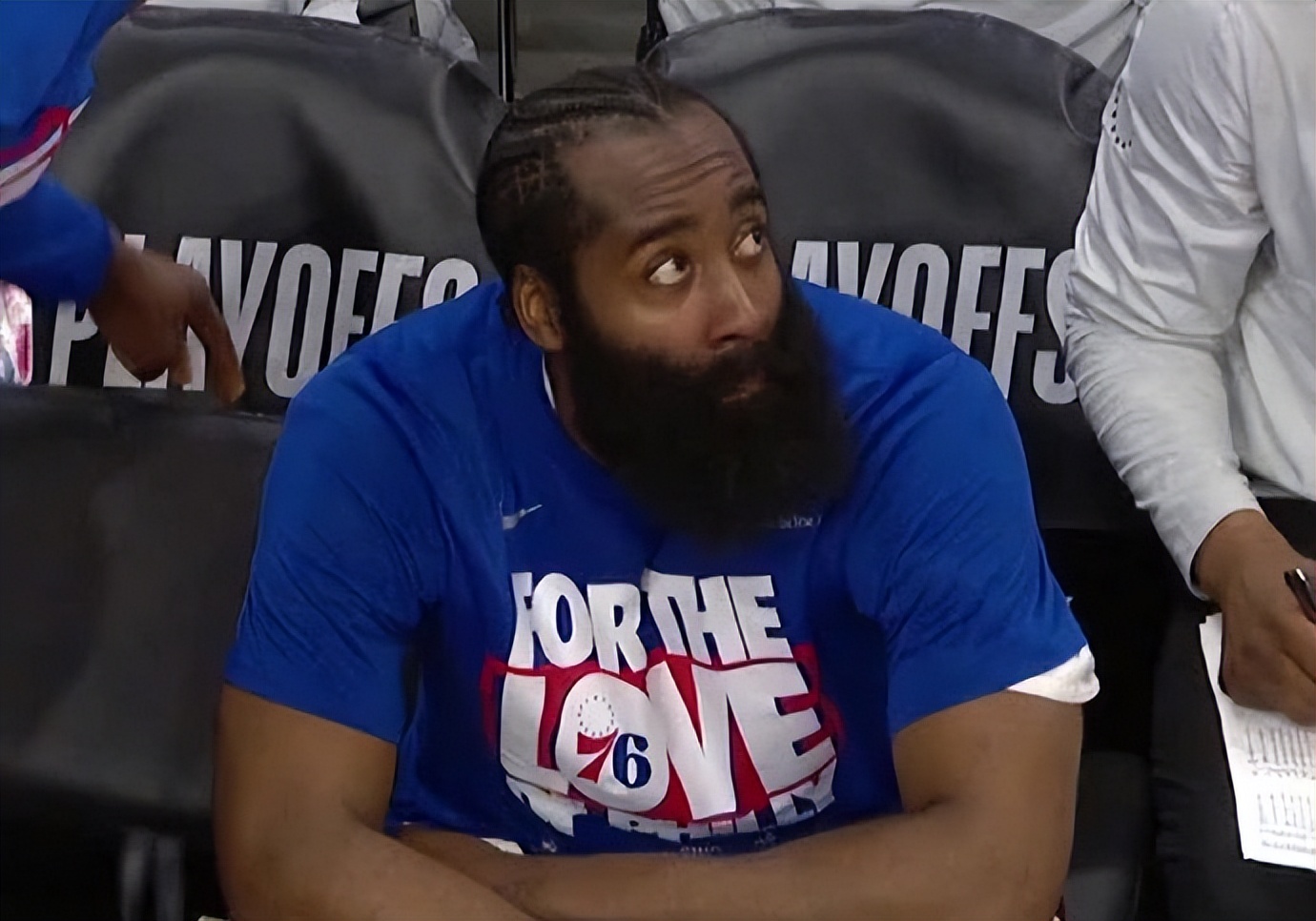 哈登面对凯尔特人后撤三分,哈登关键三分击败凯尔特人