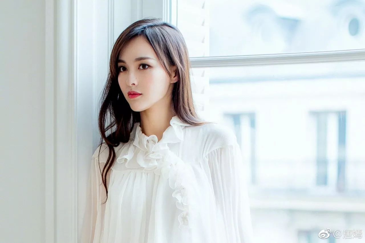 明星爆料杨幂唐嫣,唐嫣和杨幂谁比较有钱