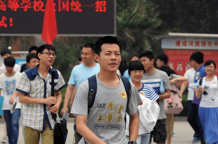 22年高考结束后,热门“三大专业”榜单来了,有眼光的学生都选了