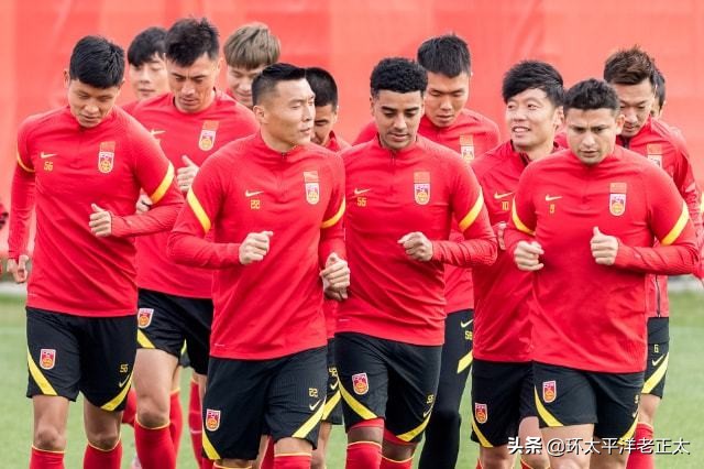 关于冯巩批评中国足球的看法,冯巩回应冯巩足球大战