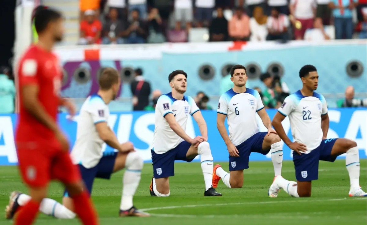 世界杯狂欢看球,世界杯畅饮啤酒