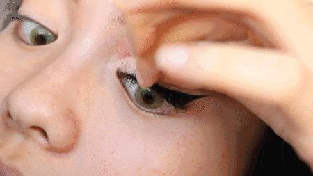 新手如何化妆自然不卡粉,新手如何化妆出无瑕零毛孔的皮肤