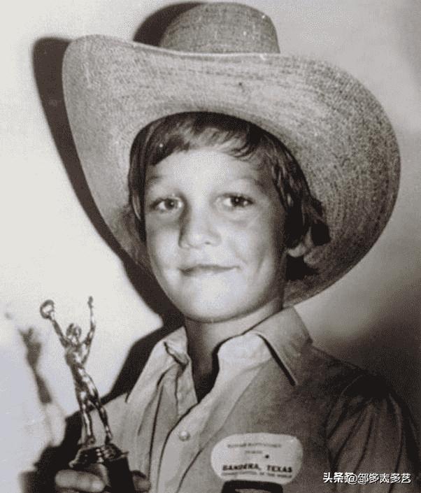 日军日记：*安妇慰**不服从管教，我很愤怒，用*刀刺**插入她的*体下**