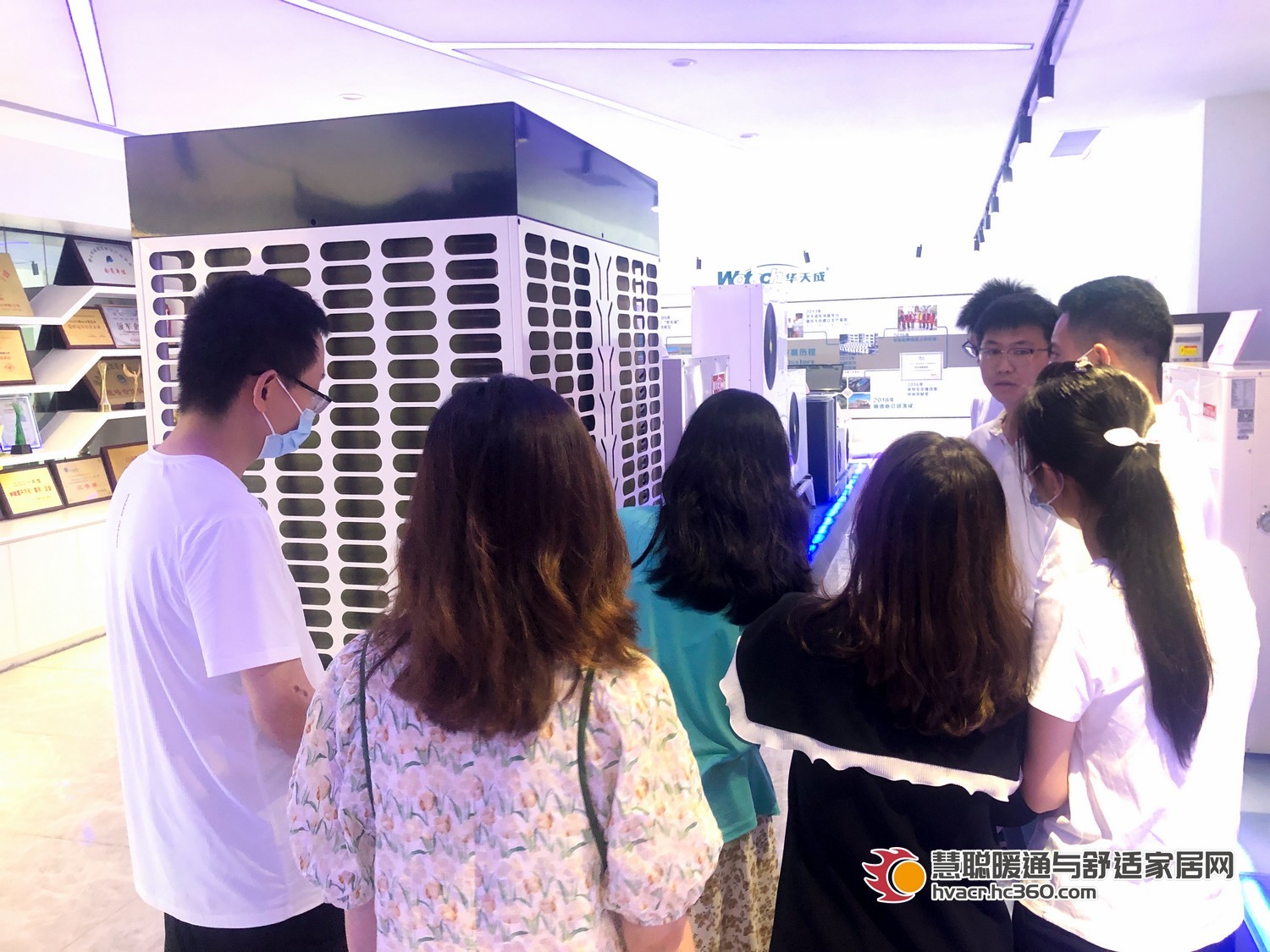 为14万家暖通商家源头找货！慧聪热泵网易招通撮合团队走进华天成