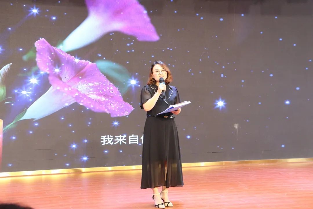 万二小举行2016级毕业典礼暨毕业班综合素质拓展活动