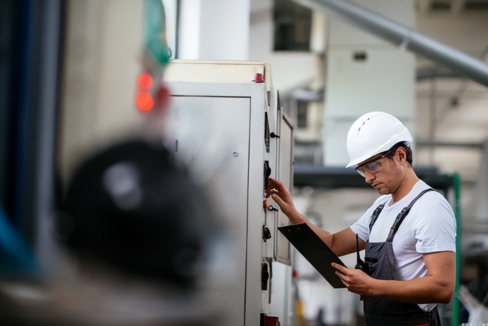 中央好消息：体制内不养闲人，5类人将失去铁饭碗，老百姓点赞