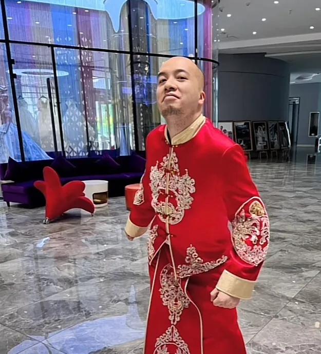 恭喜！千万粉丝网红辛吉飞官宣大婚，3月初领证，老婆是少数民族