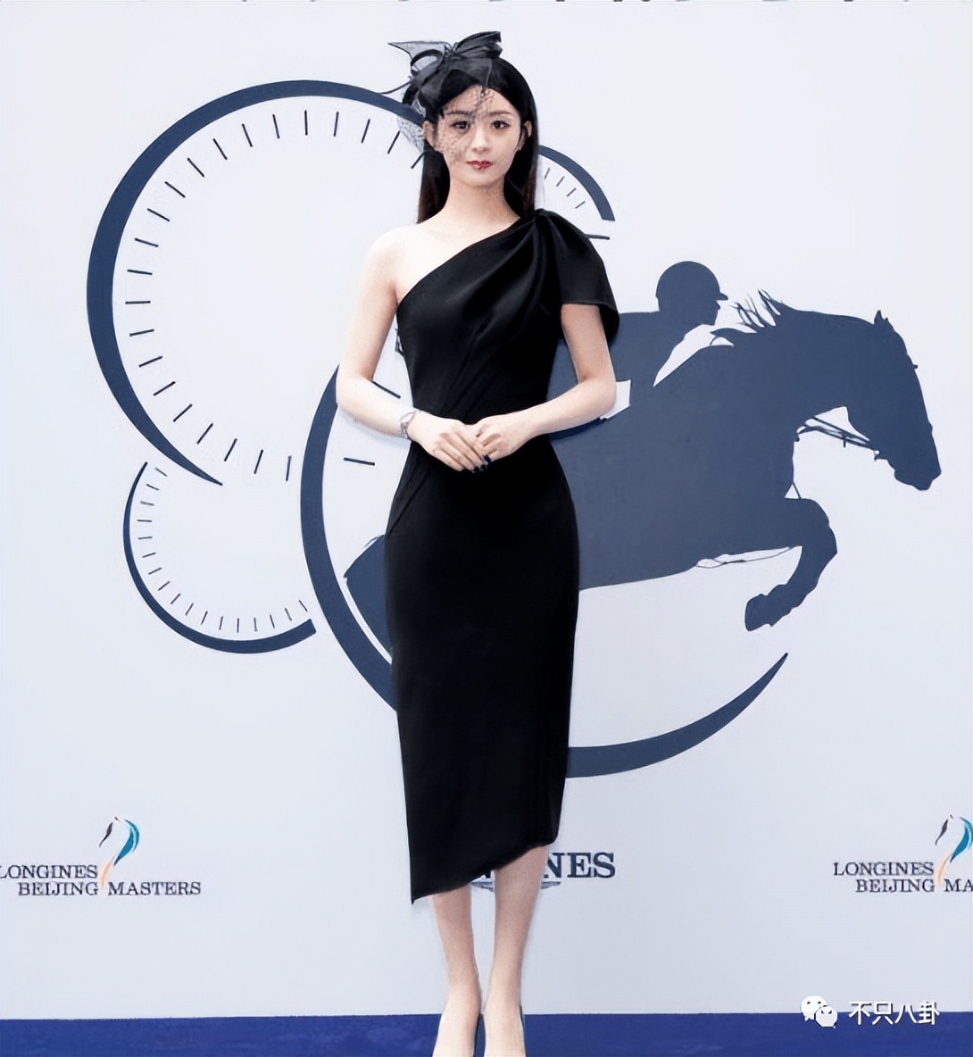 欺负人？给她找到一双合适的高跟鞋很难吗？