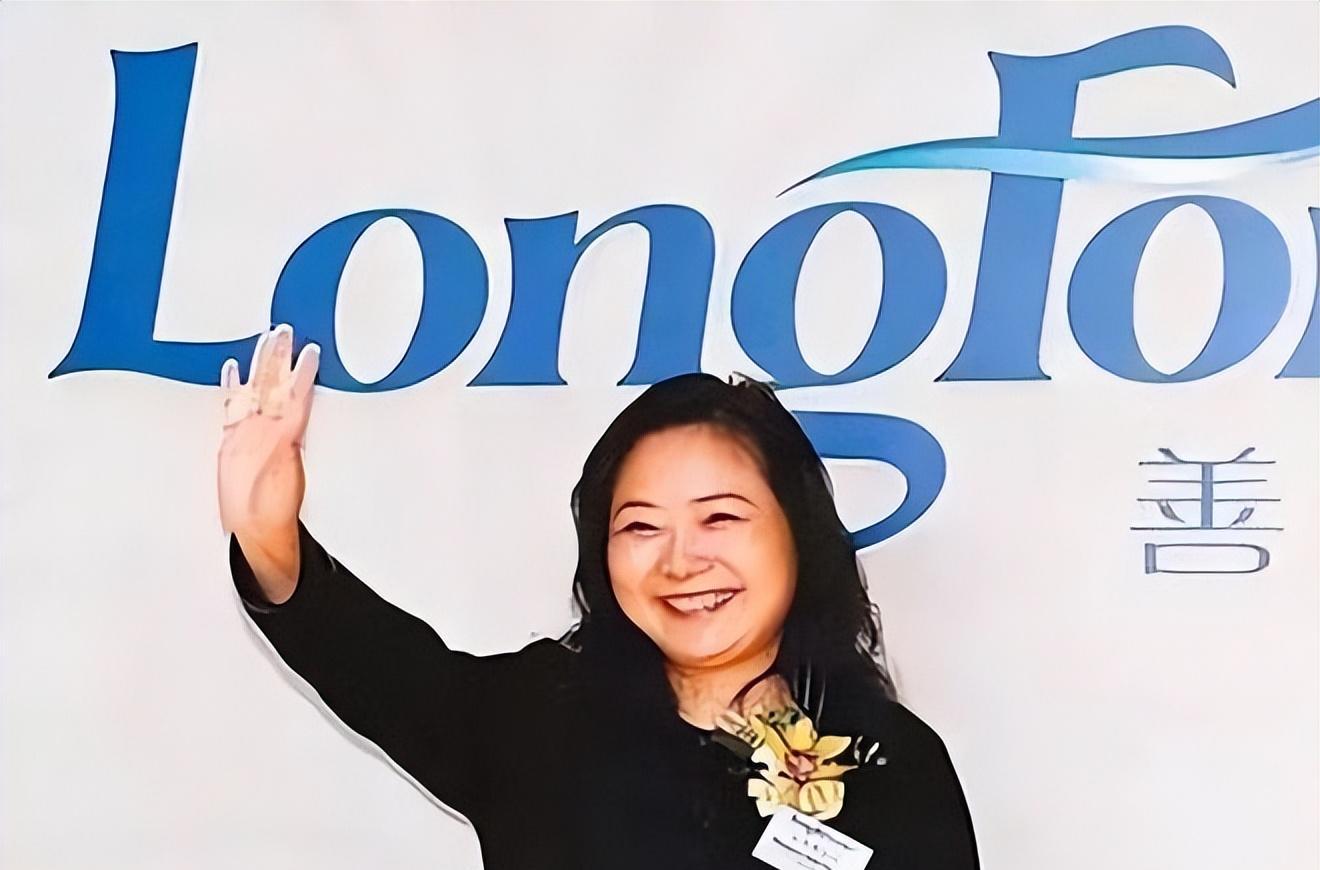 手握11万亩地皮，银行存七百多亿，她才是我国隐形“地产女首富”