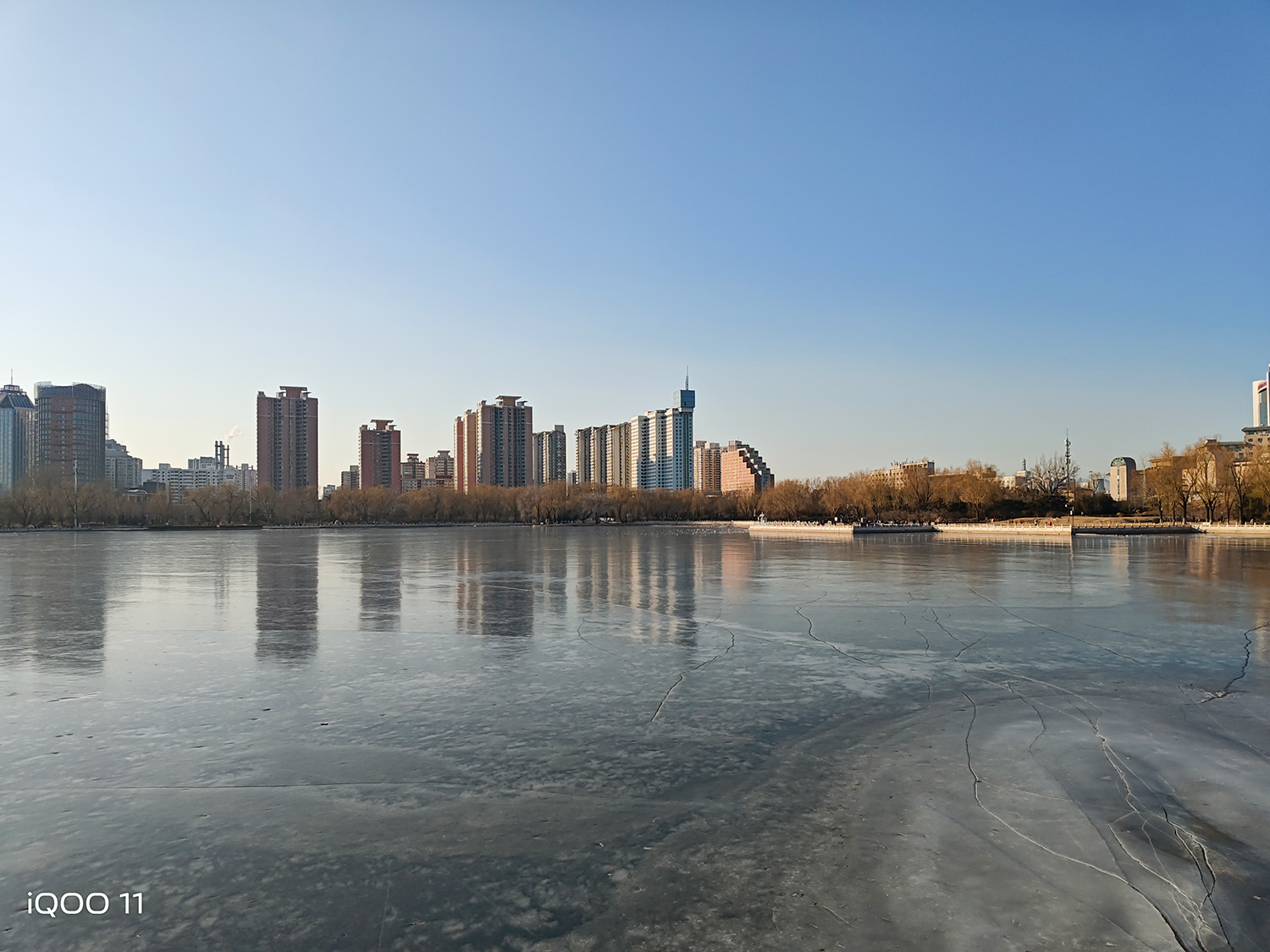 iqoo11评测玩机报告,iQOO11测评游戏体验