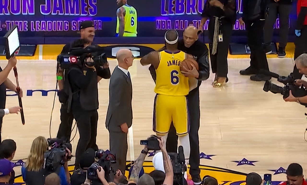 【NIKELEBRON】NBA历史得分王的球鞋之路