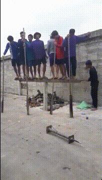 女朋友说她不能穿比较紧的衣服，我瞬间就懂了，效果原来是这样的