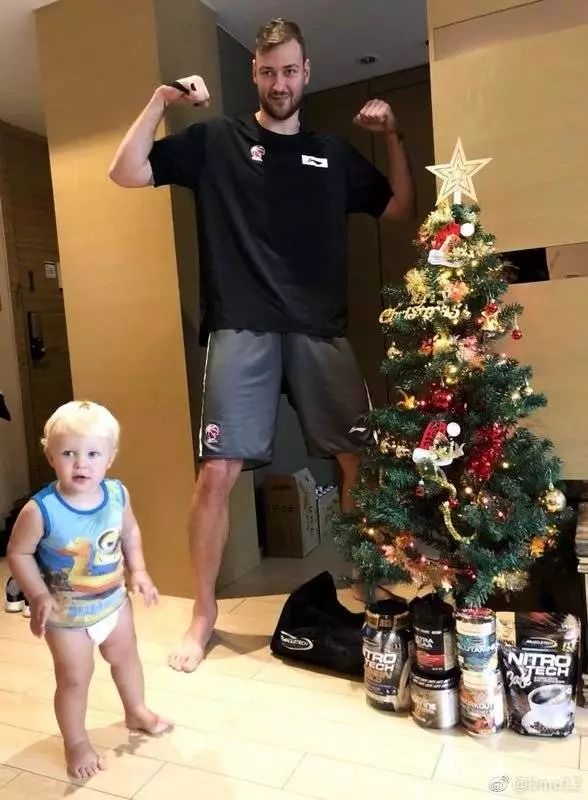 莫泰尤纳斯快攻,莫泰尤纳斯梦幻脚步nba