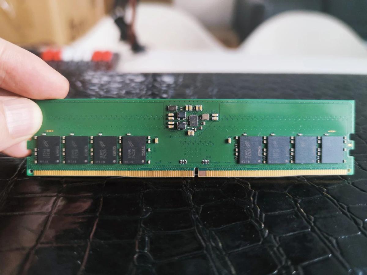 ddr5内存装几条合适,ddr5搭配内存