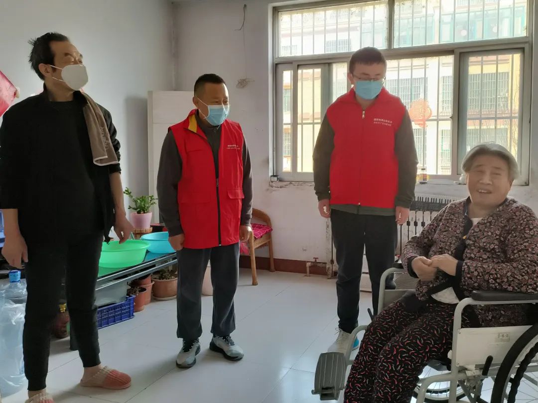 蒙阴街道新华社区:弘扬雷锋精神,服务居民群众