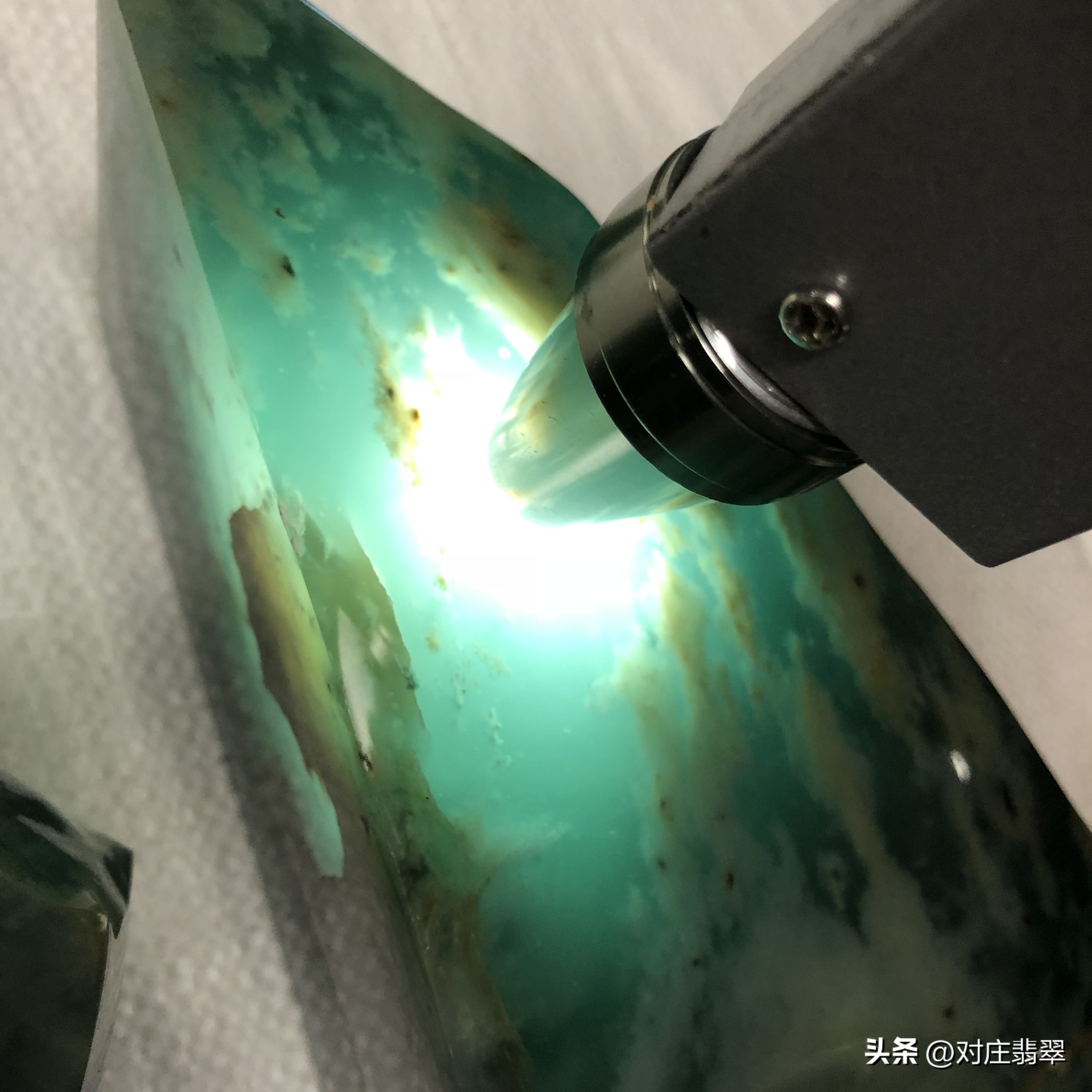 几百买翡翠靠谱吗,自己买翡翠靠谱吗