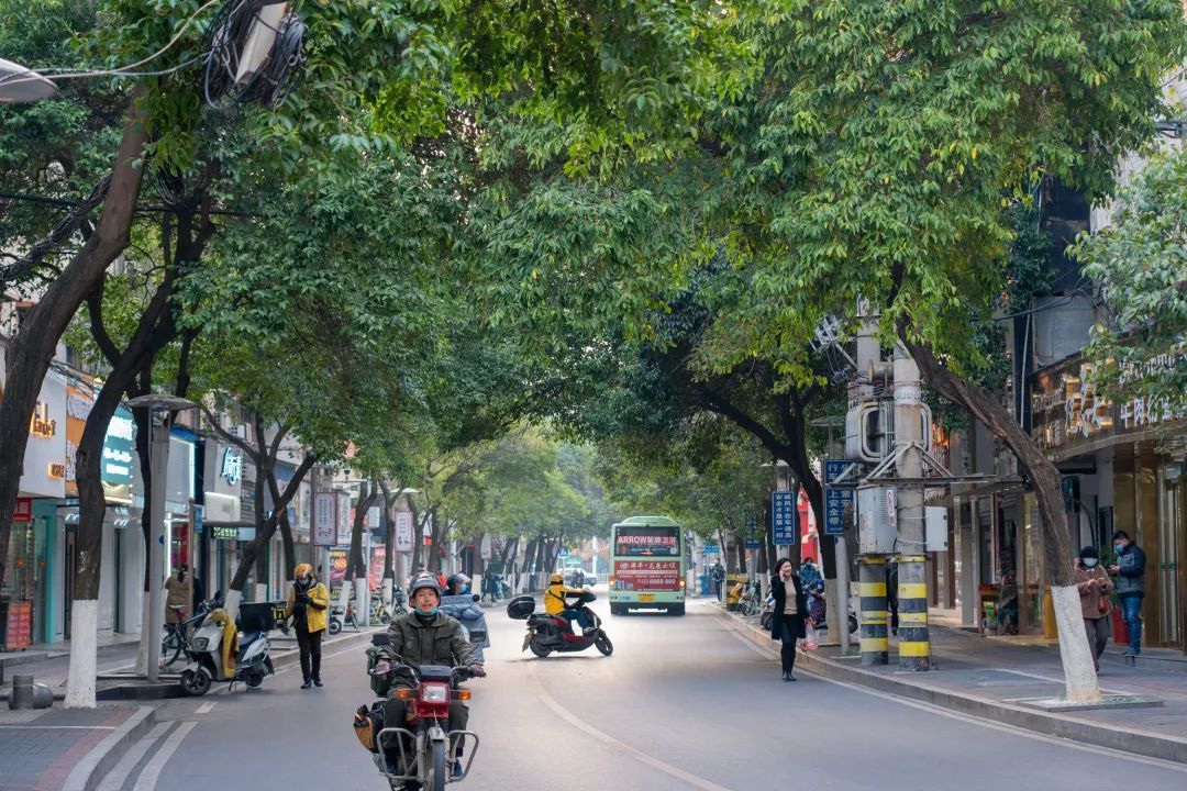 寻街|据说,这条路上藏着荆门仅存的两座古城门...