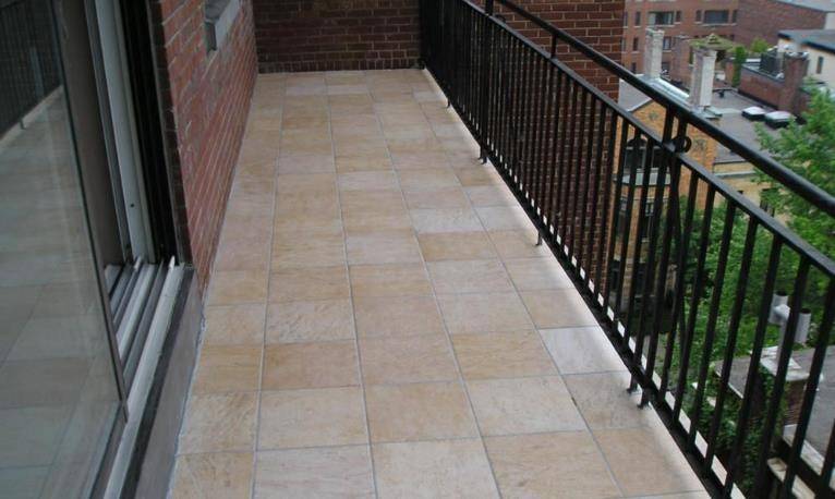 阳台顶部漏水怎么修复,阳台110排水管漏水修复