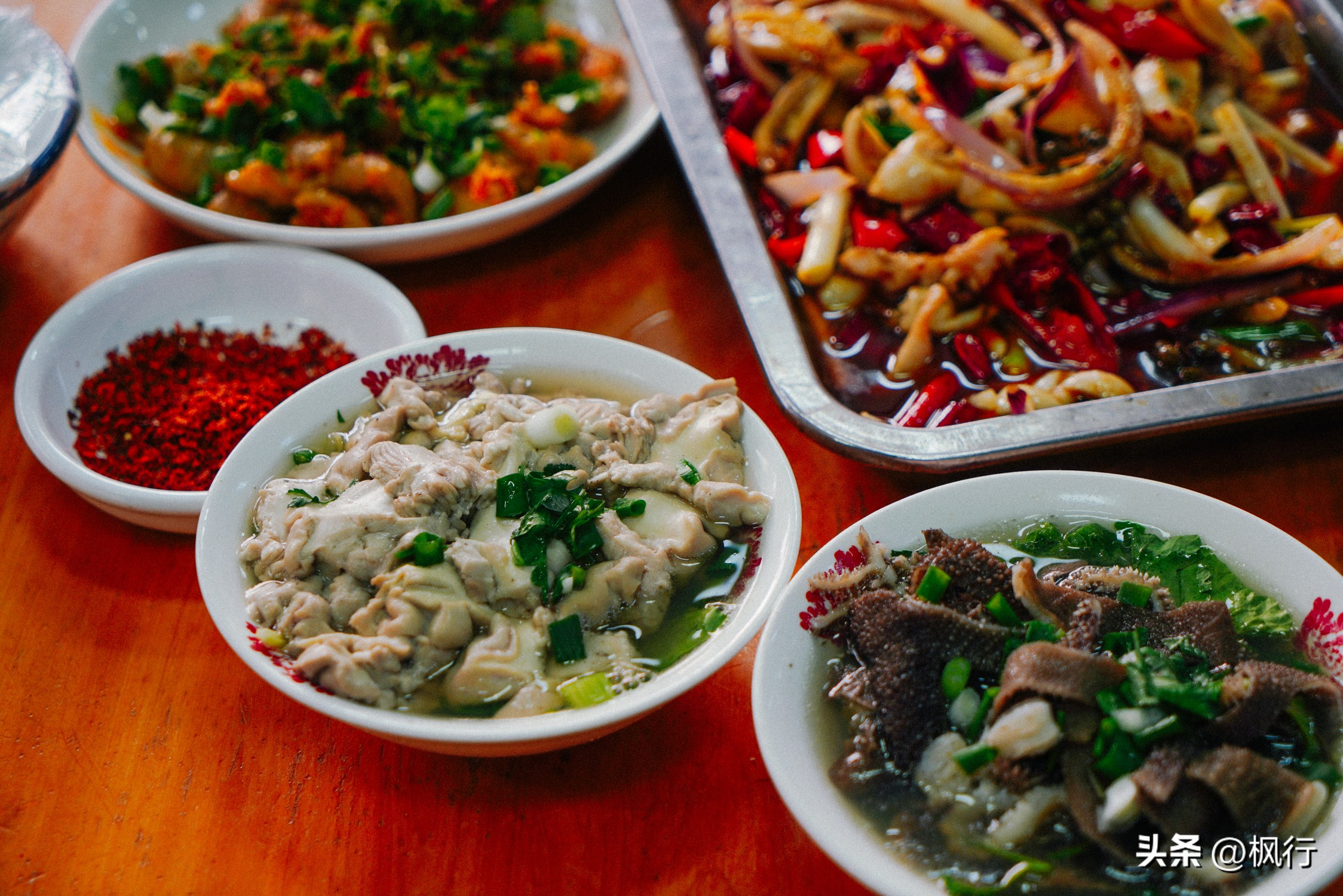 回家后想念地方美食,乐山一日游必吃攻略