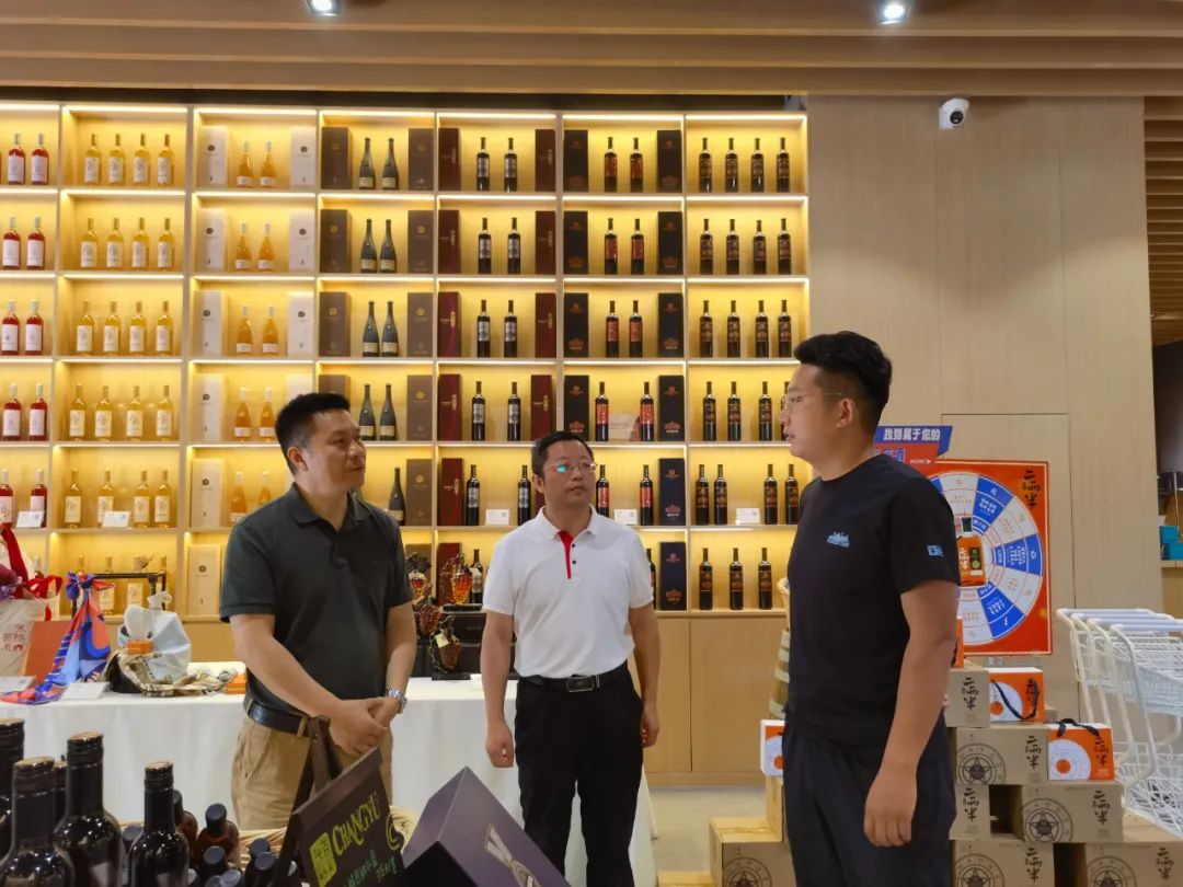 张裕百年酒峰,张裕百年特选级干红葡萄酒