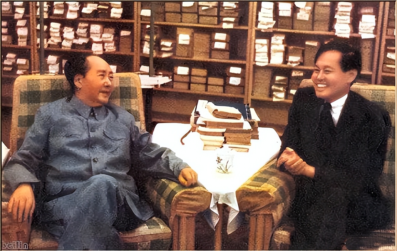 1976年毛主席溘然长逝,杨振宁含泪说了12个字,全世界为之感动