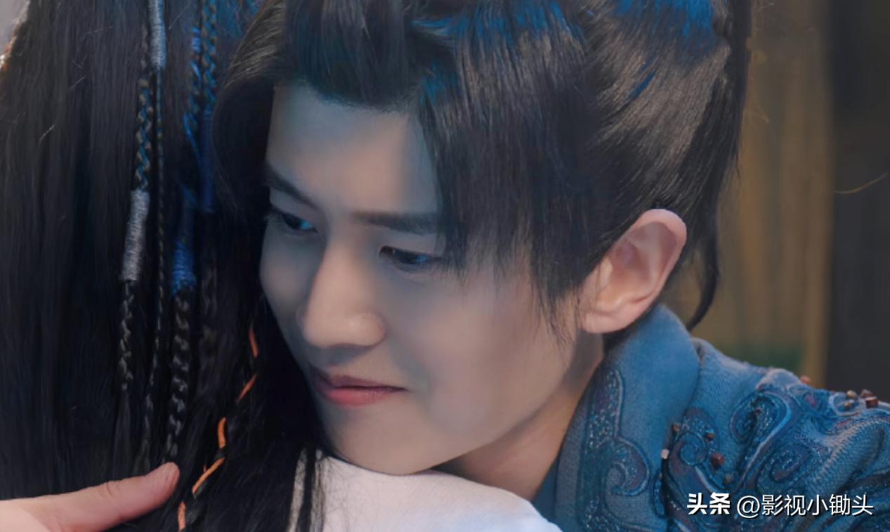 《烈焰》伍赓和白菜的羁绊，也太好磕了，荣获“狗啃白菜”cp名