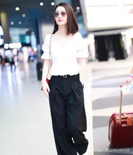 短袖衬衫的基础穿法越简单越时髦,短袖中长款衬衣穿搭技巧