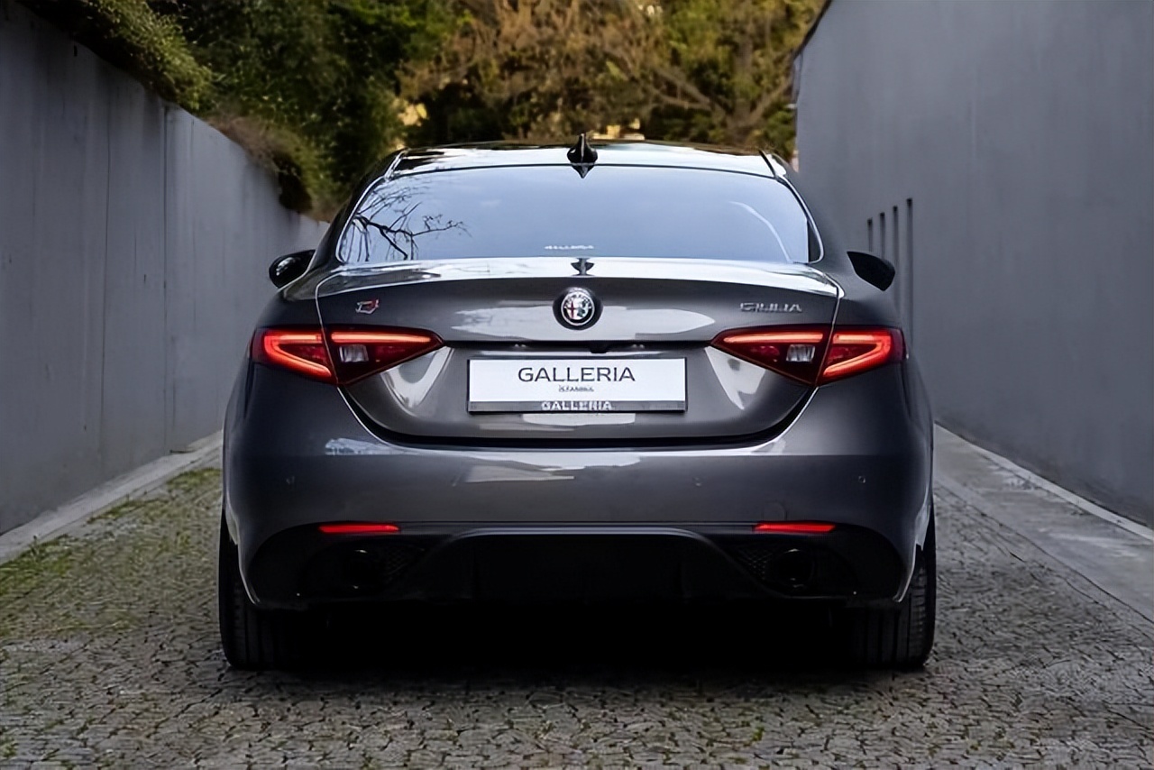 意大利轿跑,40万预算奔驰轿跑