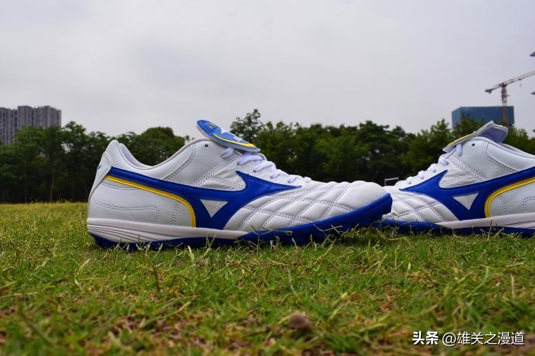 夏季重温2002世界杯的荣光，美津浓MIZUNOWAVECUPLEGENDAS足球鞋