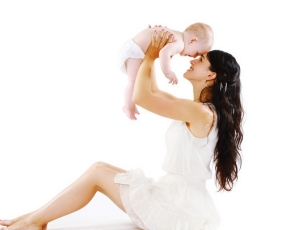 哺乳期乳房硬块突然发烧怎么回事,哺乳期突然乳房有硬块痛怎么回事