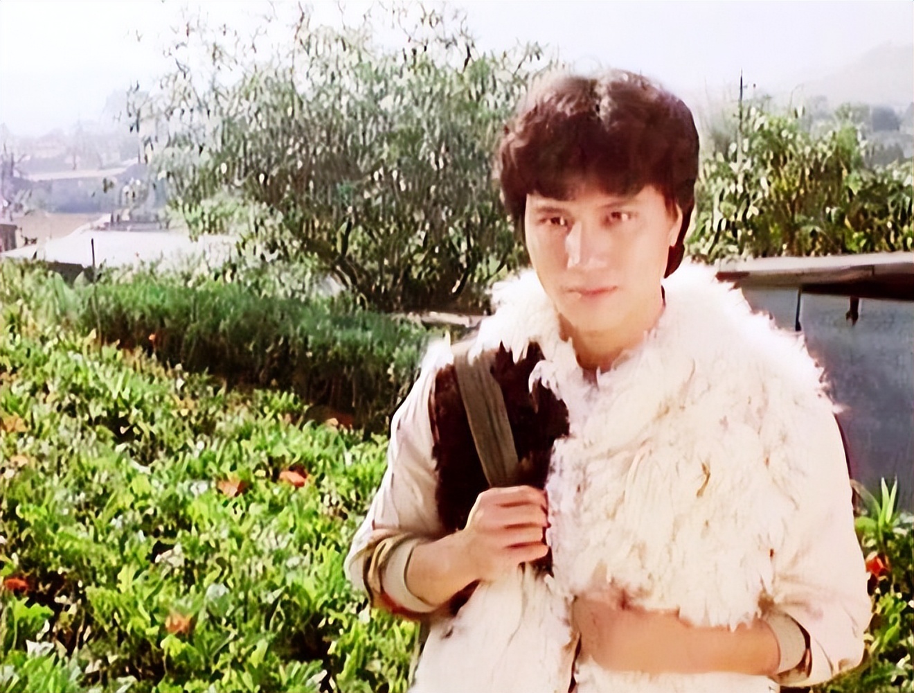 万梓良前妻恬妞与恬妮关系,恬妮和万梓良生有孩子吗