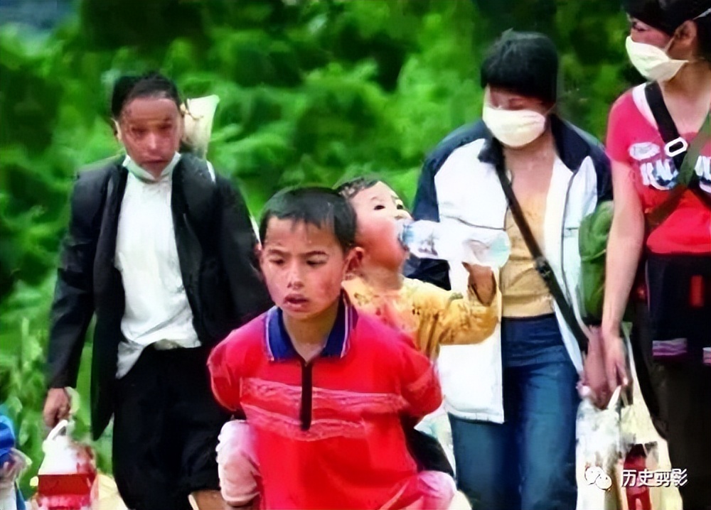 汶川地震15周年：100张照片，100个让人泪流满面的瞬间