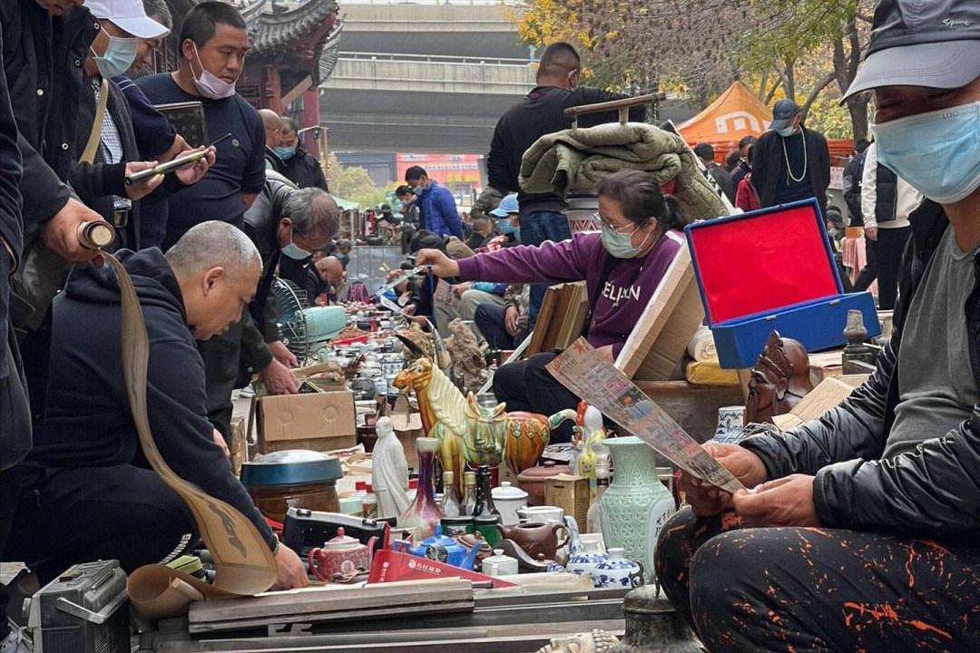 美女拿块玉去鉴宝结果是赝品,美女戴十年玉佩鉴宝