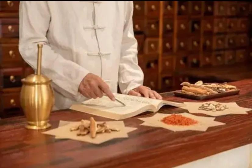 扁桃体反复化脓是白血病吗,扁桃体化脓反复发烧怎么办